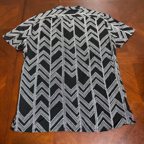 Express Mens Black & White Zigzag Button-Up Shirt M short sleeves - Picture 6 of 7